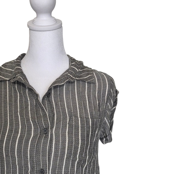 Lucky Brand Striped Gray Button-Up Women's Top Size XS - Picture 2 of 6